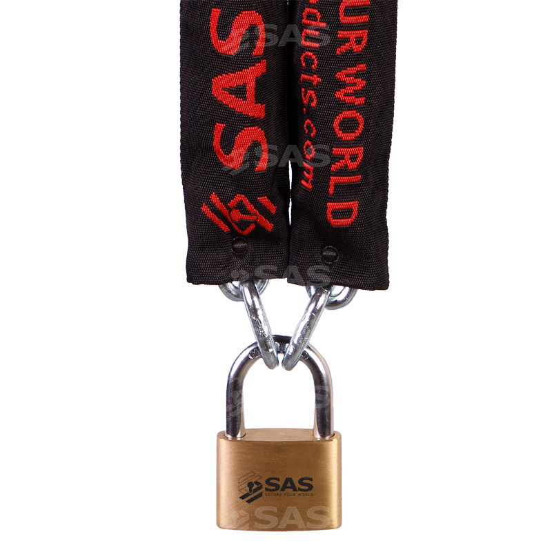 Close Up Round Shackle Chain and 60mm Padlock